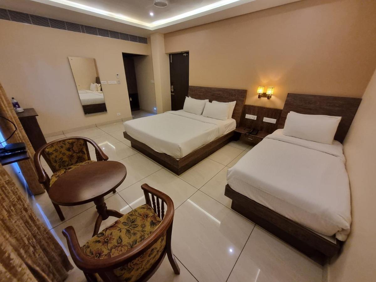 黎明之村 Plutus Residency酒店 外观 照片