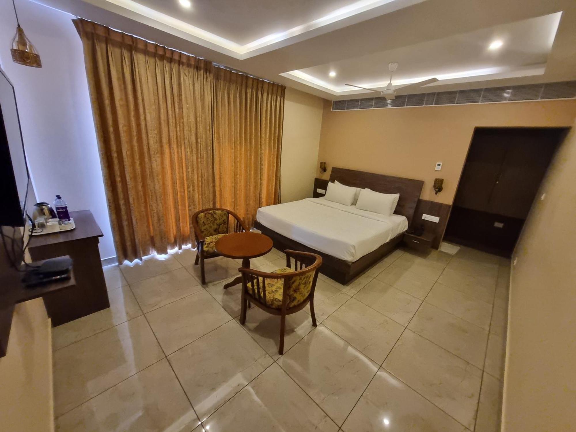 黎明之村 Plutus Residency酒店 外观 照片